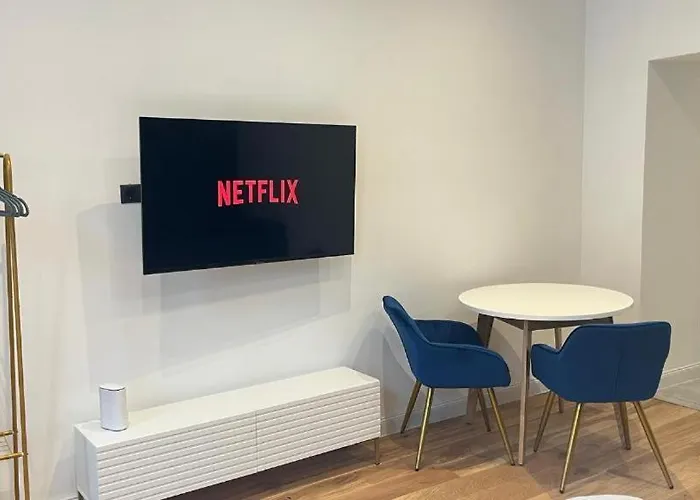 Apartment Mnmnnnm 999