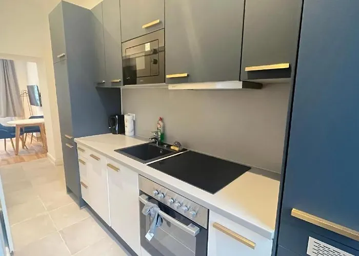 Mnmnnnm 999 Apartment *